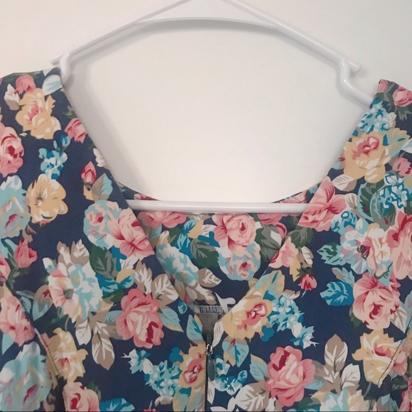 Pastel floral dress - Picture 3 of 4